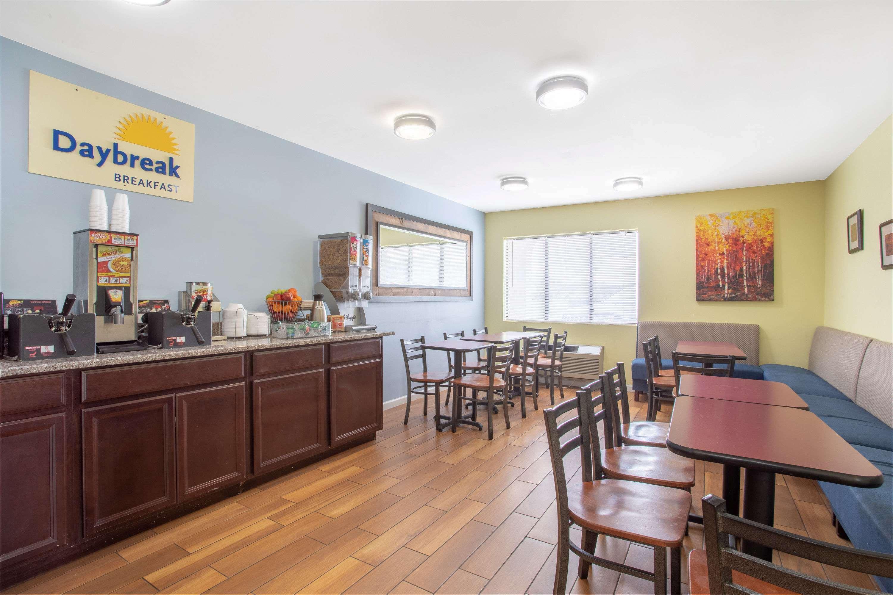 Days Inn By Wyndham Wrightstown Mcguire Afb Bordentown Esterno foto