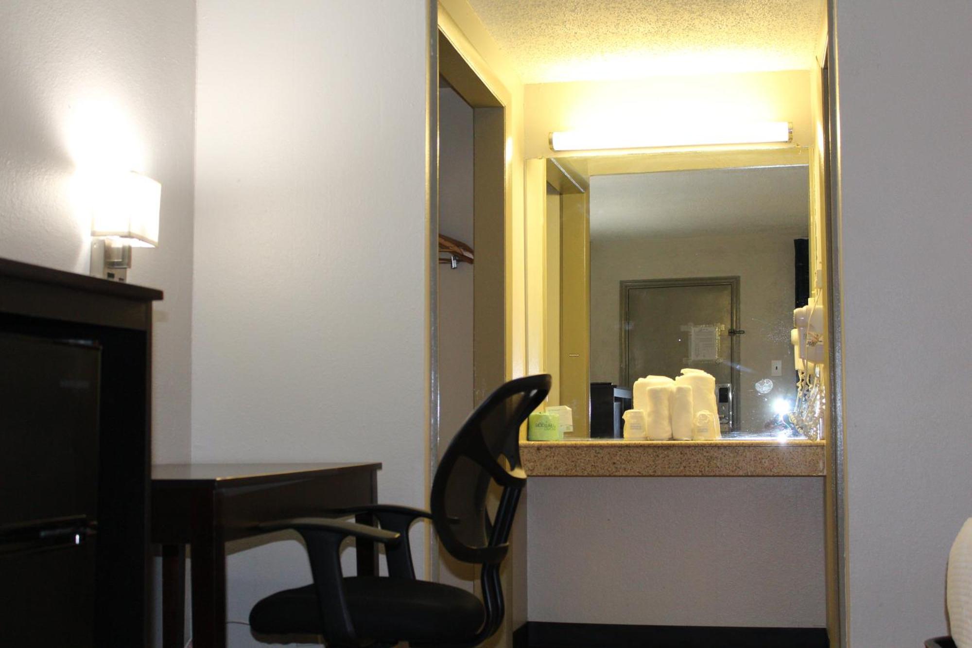 Days Inn By Wyndham Wrightstown Mcguire Afb Bordentown Esterno foto