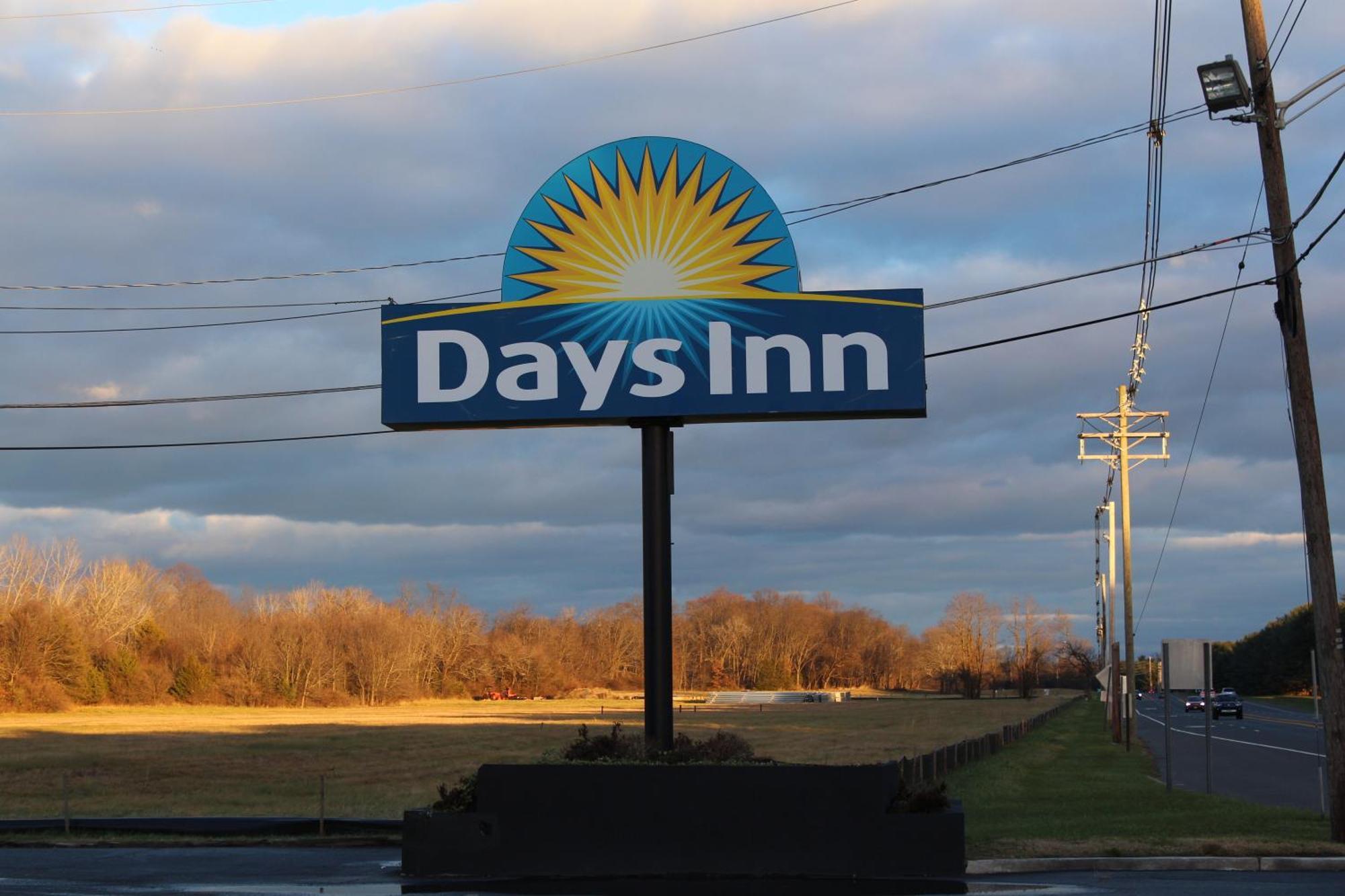 Days Inn By Wyndham Wrightstown Mcguire Afb Bordentown Esterno foto