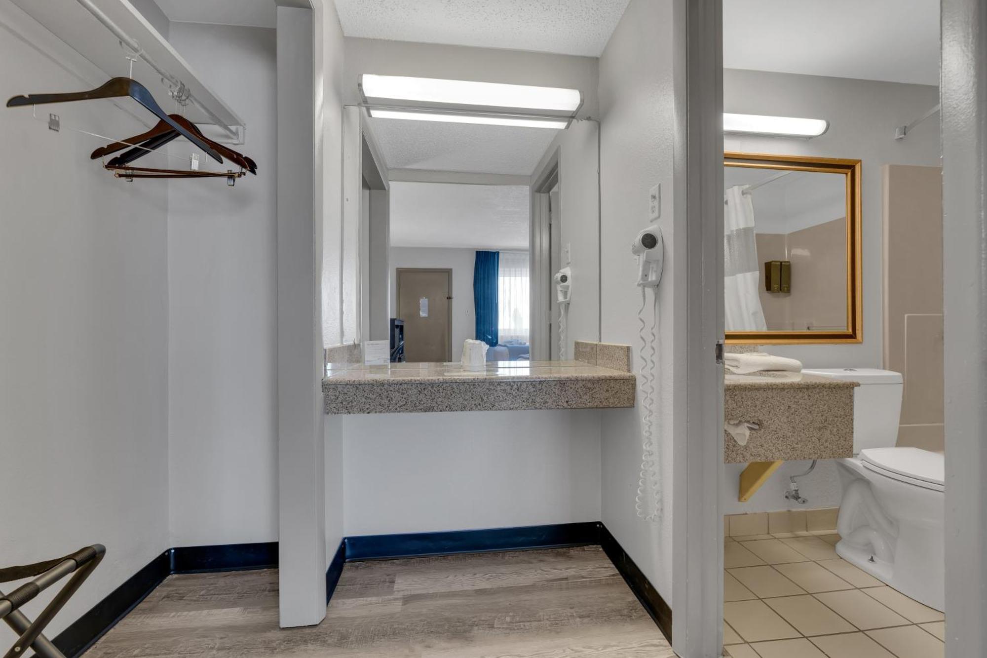 Days Inn By Wyndham Wrightstown Mcguire Afb Bordentown Esterno foto