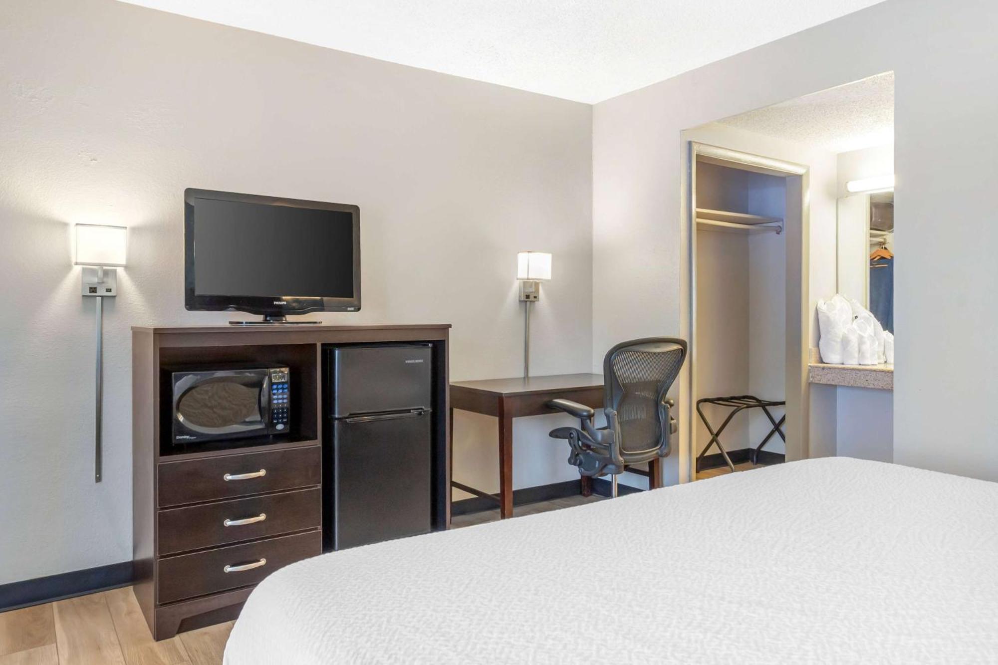 Days Inn By Wyndham Wrightstown Mcguire Afb Bordentown Esterno foto