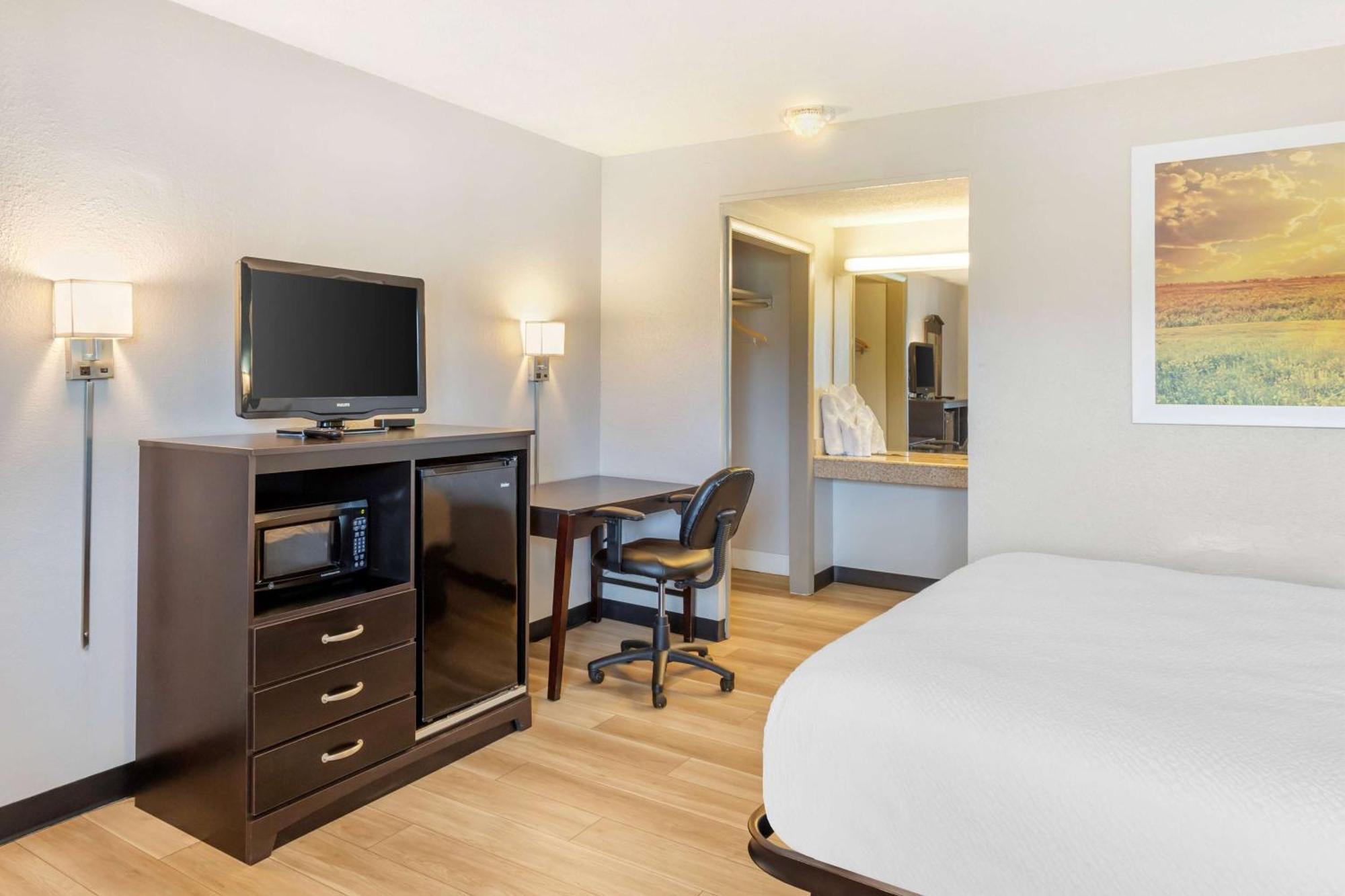 Days Inn By Wyndham Wrightstown Mcguire Afb Bordentown Esterno foto